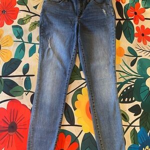 Universal Thread Women's Straight Leg Jeans - Medium Blue